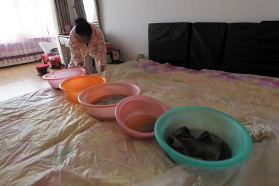繁峙楼上漏水，住户失联，小区没物管，业主维权难！律师来支招……
